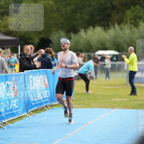30.08.2026 - Elbe Triathlon Hamburg LAZAROV Photography http://msf.ph/oto/10026709 30.08.2026 09:57:48 Ziel 226 meine-sportfotos.de