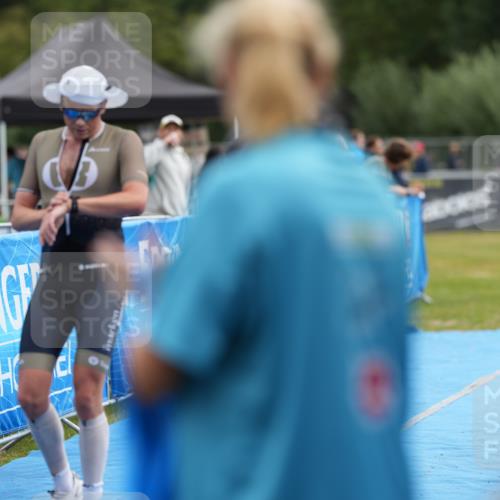 30.08.2026 - Elbe Triathlon Hamburg LAZAROV Photography http://msf.ph/oto/10026720 30.08.2026 09:59:03 Ziel 247 meine-sportfotos.de