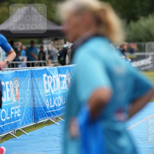 30.08.2026 - Elbe Triathlon Hamburg LAZAROV Photography http://msf.ph/oto/10026723 30.08.2026 09:59:14 Ziel 225 meine-sportfotos.de