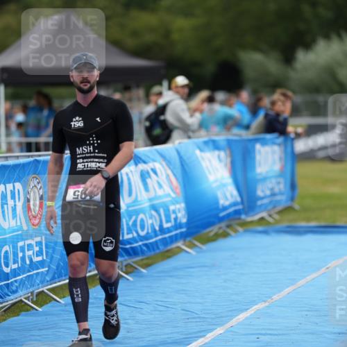 30.08.2026 - Elbe Triathlon Hamburg LAZAROV Photography http://msf.ph/oto/10026731 30.08.2026 10:02:41 Ziel 195 meine-sportfotos.de