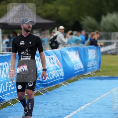 30.08.2026 - Elbe Triathlon Hamburg LAZAROV Photography http://msf.ph/oto/10026733 30.08.2026 10:02:41 Ziel 195 meine-sportfotos.de