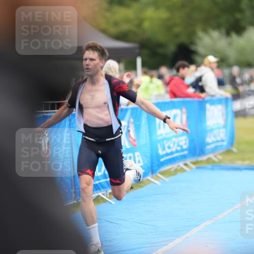 30.08.2026 - Elbe Triathlon Hamburg LAZAROV Photography http://msf.ph/oto/10026735 30.08.2026 10:09:30 Ziel 242 meine-sportfotos.de
