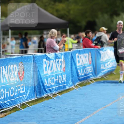 30.08.2026 - Elbe Triathlon Hamburg LAZAROV Photography http://msf.ph/oto/10026738 30.08.2026 10:10:01 Ziel 181, 240 meine-sportfotos.de