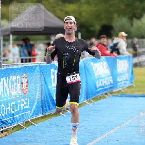 30.08.2026 - Elbe Triathlon Hamburg LAZAROV Photography http://msf.ph/oto/10026740 30.08.2026 10:10:03 Ziel 181, 240 meine-sportfotos.de