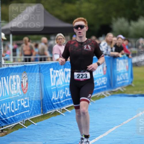 30.08.2026 - Elbe Triathlon Hamburg LAZAROV Photography http://msf.ph/oto/10026753 30.08.2026 10:12:53 Ziel 223 meine-sportfotos.de