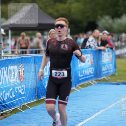 30.08.2026 - Elbe Triathlon Hamburg LAZAROV Photography http://msf.ph/oto/10026754 30.08.2026 10:12:53 Ziel 223 meine-sportfotos.de