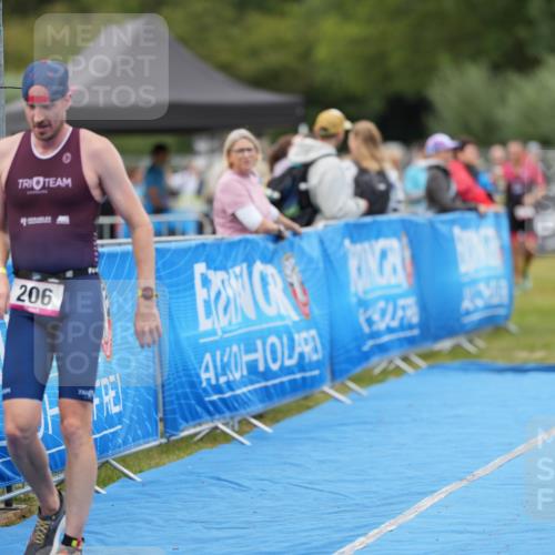 30.08.2026 - Elbe Triathlon Hamburg LAZAROV Photography http://msf.ph/oto/10026766 30.08.2026 10:14:08 Ziel 206 meine-sportfotos.de