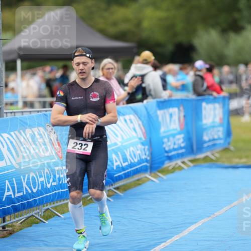 30.08.2026 - Elbe Triathlon Hamburg LAZAROV Photography http://msf.ph/oto/10026768 30.08.2026 10:14:31 Ziel 232, 238 meine-sportfotos.de