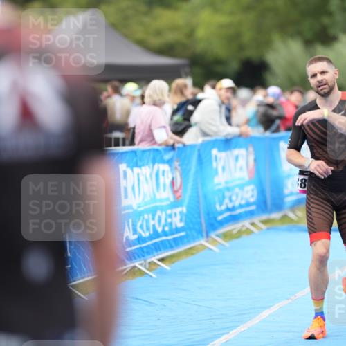 30.08.2026 - Elbe Triathlon Hamburg LAZAROV Photography http://msf.ph/oto/10026772 30.08.2026 10:14:37 Ziel 238 meine-sportfotos.de