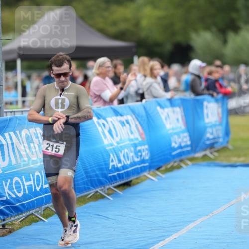 30.08.2026 - Elbe Triathlon Hamburg LAZAROV Photography http://msf.ph/oto/10026776 30.08.2026 10:15:33 Ziel 215 meine-sportfotos.de