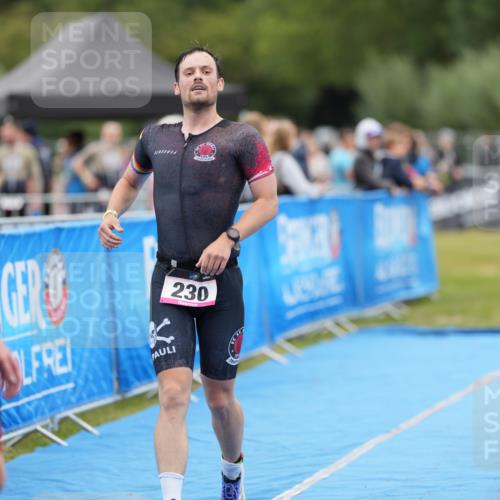30.08.2026 - Elbe Triathlon Hamburg LAZAROV Photography http://msf.ph/oto/10026784 30.08.2026 10:17:09 Ziel 230, 309 meine-sportfotos.de