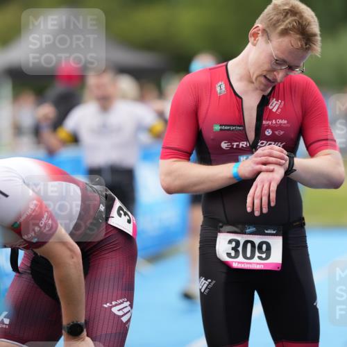 30.08.2026 - Elbe Triathlon Hamburg LAZAROV Photography http://msf.ph/oto/10026794 30.08.2026 10:17:40 Ziel 210, 272 meine-sportfotos.de