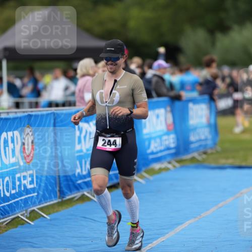 30.08.2026 - Elbe Triathlon Hamburg LAZAROV Photography http://msf.ph/oto/10026812 30.08.2026 10:20:06 Ziel 244 meine-sportfotos.de