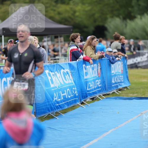 30.08.2026 - Elbe Triathlon Hamburg LAZAROV Photography http://msf.ph/oto/10026827 30.08.2026 10:25:09 Ziel 258 meine-sportfotos.de