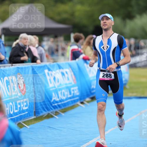 30.08.2026 - Elbe Triathlon Hamburg LAZAROV Photography http://msf.ph/oto/10026830 30.08.2026 10:26:00 Ziel 288 meine-sportfotos.de
