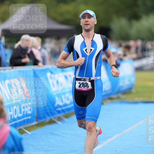 30.08.2026 - Elbe Triathlon Hamburg LAZAROV Photography http://msf.ph/oto/10026831 30.08.2026 10:26:00 Ziel 288 meine-sportfotos.de