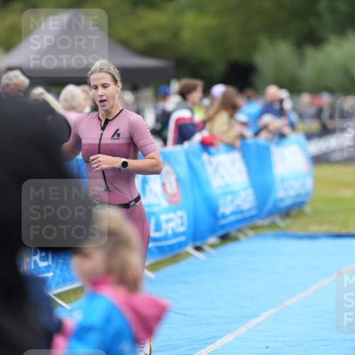 30.08.2026 - Elbe Triathlon Hamburg LAZAROV Photography http://msf.ph/oto/10026834 30.08.2026 10:26:23 Ziel 286, 372 meine-sportfotos.de