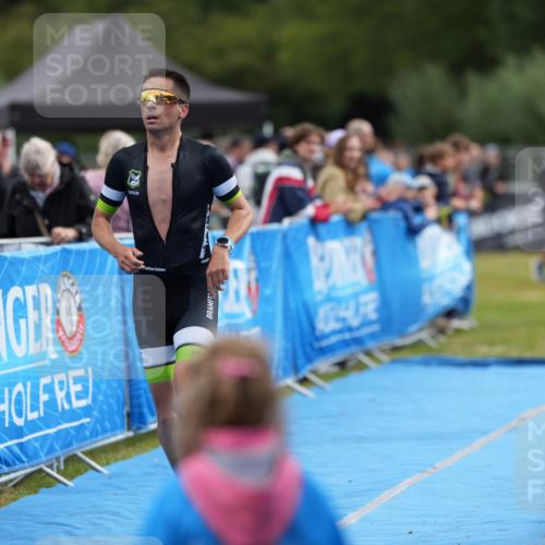 30.08.2026 - Elbe Triathlon Hamburg LAZAROV Photography http://msf.ph/oto/10026845 30.08.2026 10:28:14 Ziel 253, 318 meine-sportfotos.de