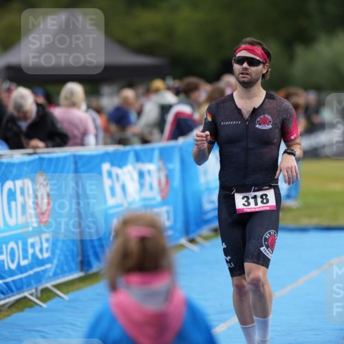 30.08.2026 - Elbe Triathlon Hamburg LAZAROV Photography http://msf.ph/oto/10026849 30.08.2026 10:28:16 Ziel 253, 318 meine-sportfotos.de