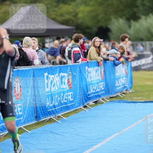 30.08.2026 - Elbe Triathlon Hamburg LAZAROV Photography http://msf.ph/oto/10026855 30.08.2026 10:28:52 Ziel 255 meine-sportfotos.de