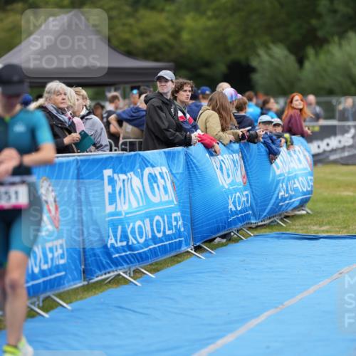 30.08.2026 - Elbe Triathlon Hamburg LAZAROV Photography http://msf.ph/oto/10026864 30.08.2026 10:29:43 Ziel 351 meine-sportfotos.de