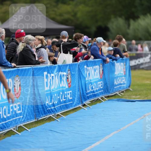 30.08.2026 - Elbe Triathlon Hamburg LAZAROV Photography http://msf.ph/oto/10026871 30.08.2026 10:30:44 Ziel 270 meine-sportfotos.de