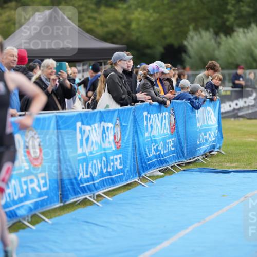 30.08.2026 - Elbe Triathlon Hamburg LAZAROV Photography http://msf.ph/oto/10026882 30.08.2026 10:31:30 Ziel 328 meine-sportfotos.de