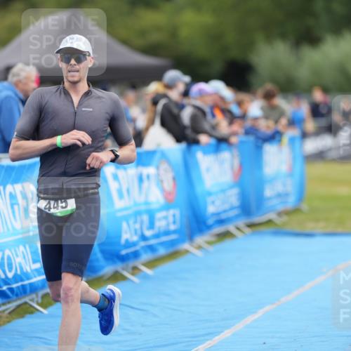 30.08.2026 - Elbe Triathlon Hamburg LAZAROV Photography http://msf.ph/oto/10026885 30.08.2026 10:31:58 Ziel 445 meine-sportfotos.de