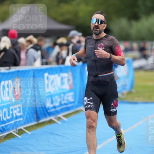 30.08.2026 - Elbe Triathlon Hamburg LAZAROV Photography http://msf.ph/oto/10026888 30.08.2026 10:32:26 Ziel 271, 295 meine-sportfotos.de