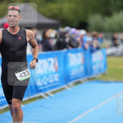 30.08.2026 - Elbe Triathlon Hamburg LAZAROV Photography http://msf.ph/oto/10026895 30.08.2026 10:32:52 Ziel 298, 433 meine-sportfotos.de