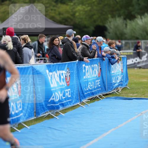 30.08.2026 - Elbe Triathlon Hamburg LAZAROV Photography http://msf.ph/oto/10026898 30.08.2026 10:32:59 Ziel 298 meine-sportfotos.de