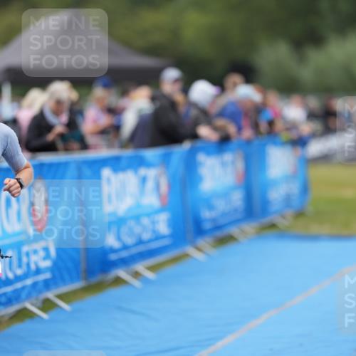 30.08.2026 - Elbe Triathlon Hamburg LAZAROV Photography http://msf.ph/oto/10026942 30.08.2026 10:36:02 Ziel 202, 366 meine-sportfotos.de