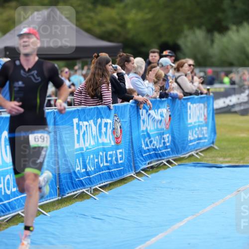 30.08.2026 - Elbe Triathlon Hamburg LAZAROV Photography http://msf.ph/oto/10027106 30.08.2026 10:46:14 Ziel 691 meine-sportfotos.de
