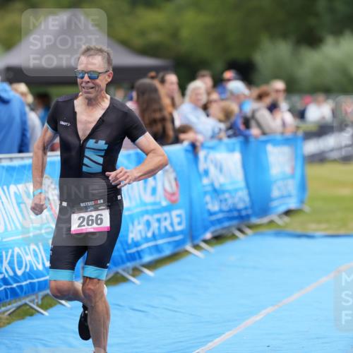 30.08.2026 - Elbe Triathlon Hamburg LAZAROV Photography http://msf.ph/oto/10027110 30.08.2026 10:46:31 Ziel 266, 508 meine-sportfotos.de