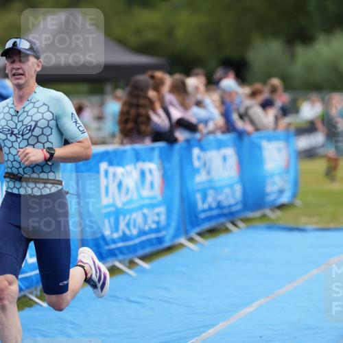 30.08.2026 - Elbe Triathlon Hamburg LAZAROV Photography http://msf.ph/oto/10027113 30.08.2026 10:46:39 Ziel 354, 508 meine-sportfotos.de