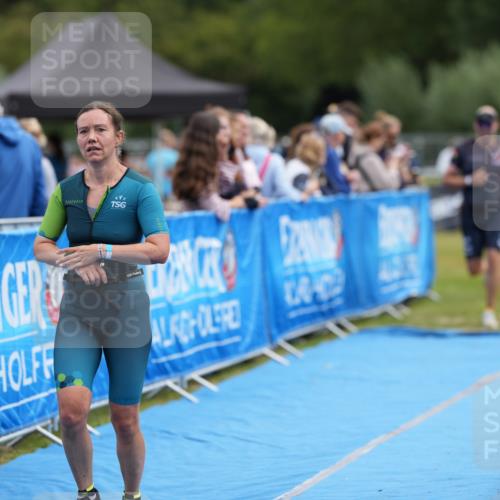 30.08.2026 - Elbe Triathlon Hamburg LAZAROV Photography http://msf.ph/oto/10027116 30.08.2026 10:46:46 Ziel 293, 354, 544 meine-sportfotos.de