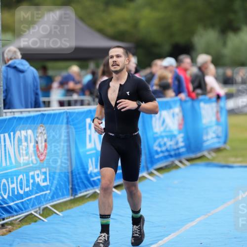 30.08.2026 - Elbe Triathlon Hamburg LAZAROV Photography http://msf.ph/oto/10027160 30.08.2026 10:51:09 Ziel 285, 567, 705 meine-sportfotos.de