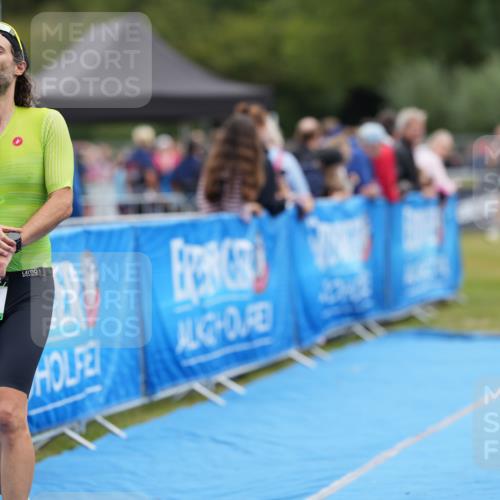 30.08.2026 - Elbe Triathlon Hamburg LAZAROV Photography http://msf.ph/oto/10027165 30.08.2026 10:51:17 Ziel 489, 705 meine-sportfotos.de
