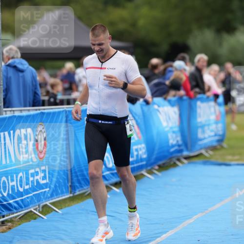 30.08.2026 - Elbe Triathlon Hamburg LAZAROV Photography http://msf.ph/oto/10027166 30.08.2026 10:51:22 Ziel 489 meine-sportfotos.de