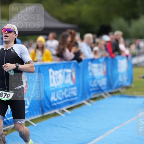 30.08.2026 - Elbe Triathlon Hamburg LAZAROV Photography http://msf.ph/oto/10027171 30.08.2026 10:51:32 Ziel 446, 670 meine-sportfotos.de