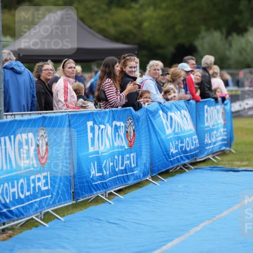 30.08.2026 - Elbe Triathlon Hamburg LAZAROV Photography http://msf.ph/oto/10027180 30.08.2026 10:51:56 Ziel 423, 452, 536 meine-sportfotos.de
