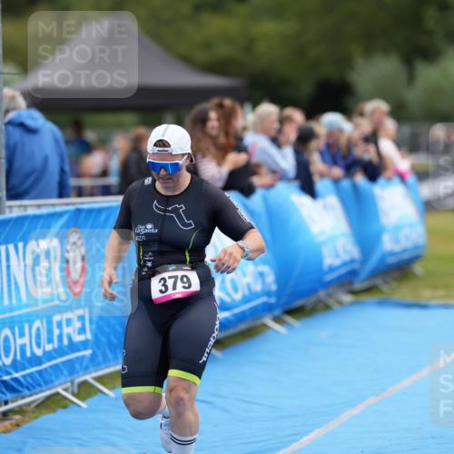 30.08.2026 - Elbe Triathlon Hamburg LAZAROV Photography http://msf.ph/oto/10027190 30.08.2026 10:52:34 Ziel 379 meine-sportfotos.de