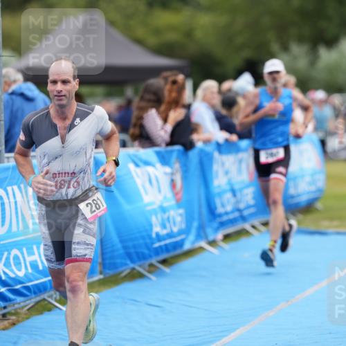 30.08.2026 - Elbe Triathlon Hamburg LAZAROV Photography http://msf.ph/oto/10027196 30.08.2026 10:53:03 Ziel 260, 281, 389, 533 meine-sportfotos.de