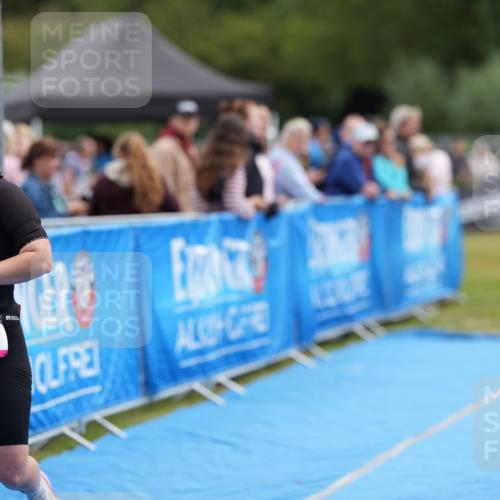 30.08.2026 - Elbe Triathlon Hamburg LAZAROV Photography http://msf.ph/oto/10027221 30.08.2026 10:54:33 Ziel 374, 466 meine-sportfotos.de