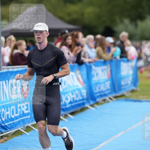 30.08.2026 - Elbe Triathlon Hamburg LAZAROV Photography http://msf.ph/oto/10027223 30.08.2026 10:55:07 Ziel 397 meine-sportfotos.de