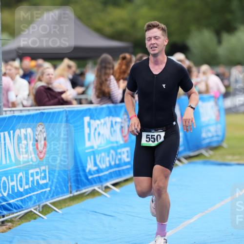 30.08.2026 - Elbe Triathlon Hamburg LAZAROV Photography http://msf.ph/oto/10027253 30.08.2026 10:56:52 Ziel 550, 668 meine-sportfotos.de