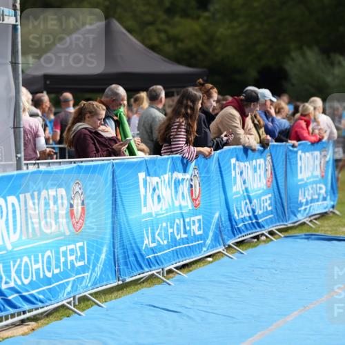 30.08.2026 - Elbe Triathlon Hamburg LAZAROV Photography http://msf.ph/oto/10027270 30.08.2026 10:58:18 Ziel  meine-sportfotos.de