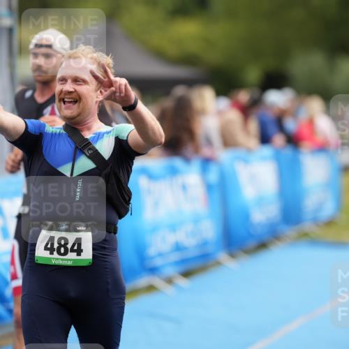 30.08.2026 - Elbe Triathlon Hamburg LAZAROV Photography http://msf.ph/oto/10027320 30.08.2026 10:59:37 Ziel 462, 484 meine-sportfotos.de