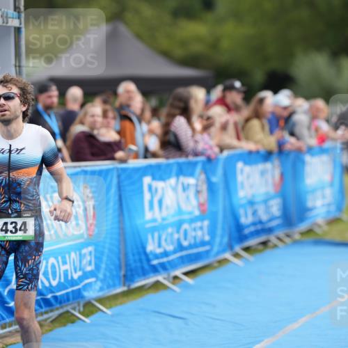 30.08.2026 - Elbe Triathlon Hamburg LAZAROV Photography http://msf.ph/oto/10027372 30.08.2026 11:02:35 Ziel 434, 552, 637, 739, 1116 meine-sportfotos.de
