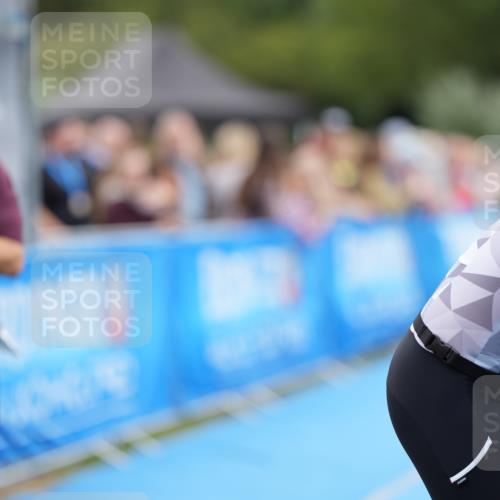 30.08.2026 - Elbe Triathlon Hamburg LAZAROV Photography http://msf.ph/oto/10027382 30.08.2026 11:02:51 Ziel 525 meine-sportfotos.de
